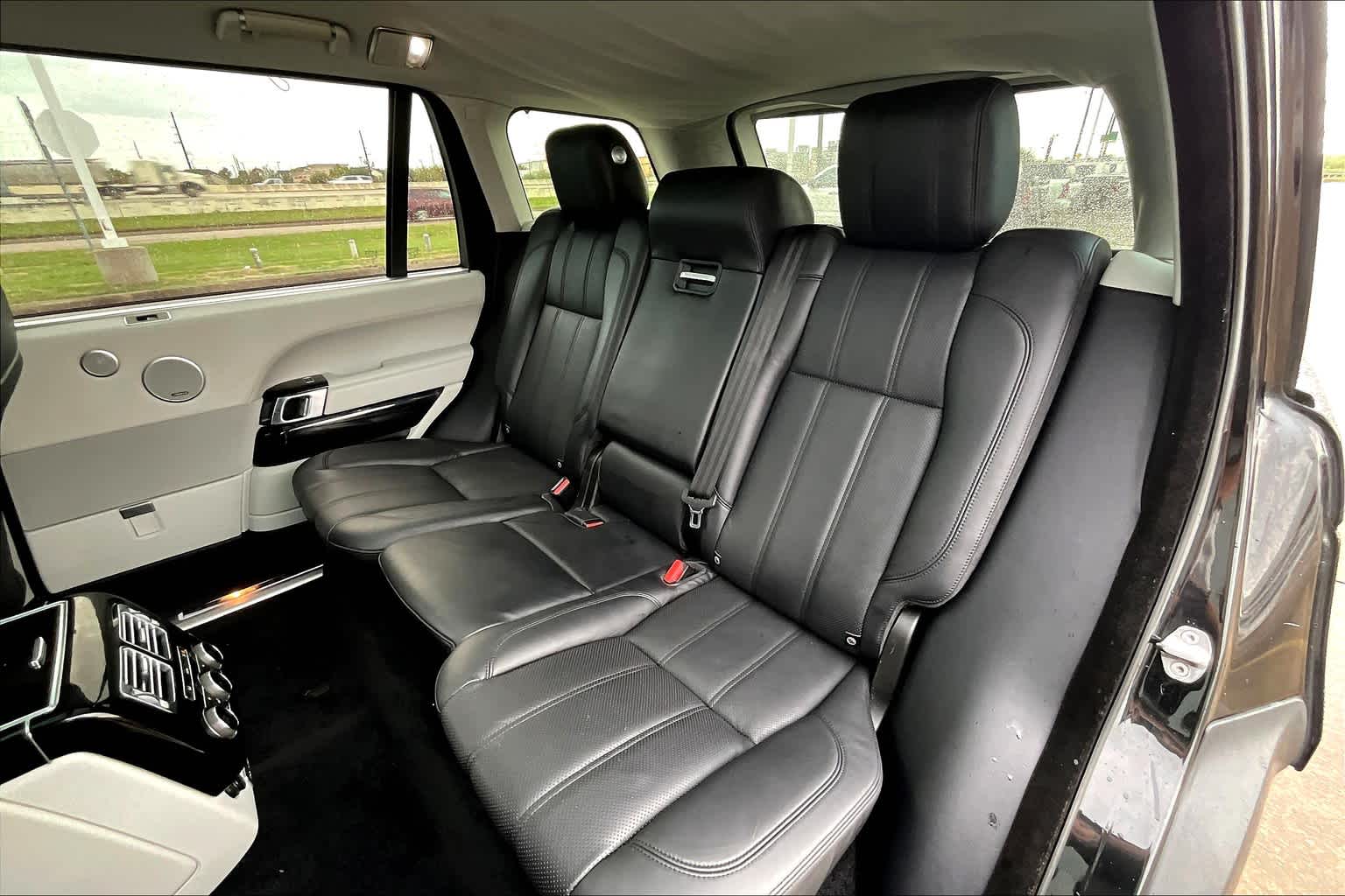 2015 Land Rover Range Rover SuperCharged photo 18