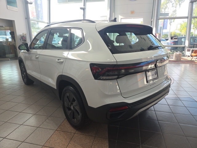 2025 Volkswagen Taos S photo 5