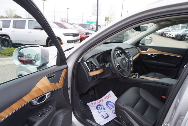 2024 Volvo XC90 B5 Plus photo 14