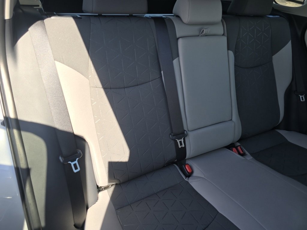 2025 Toyota RAV4 XLE photo 24