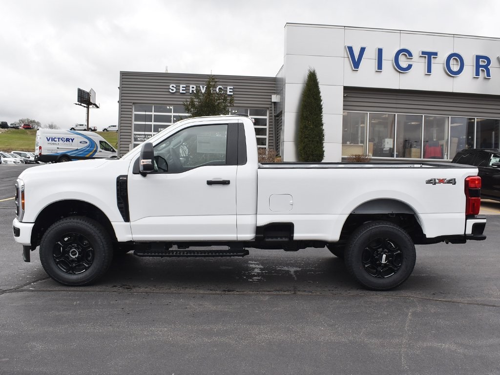 2025 Ford F-350 XL photo 2