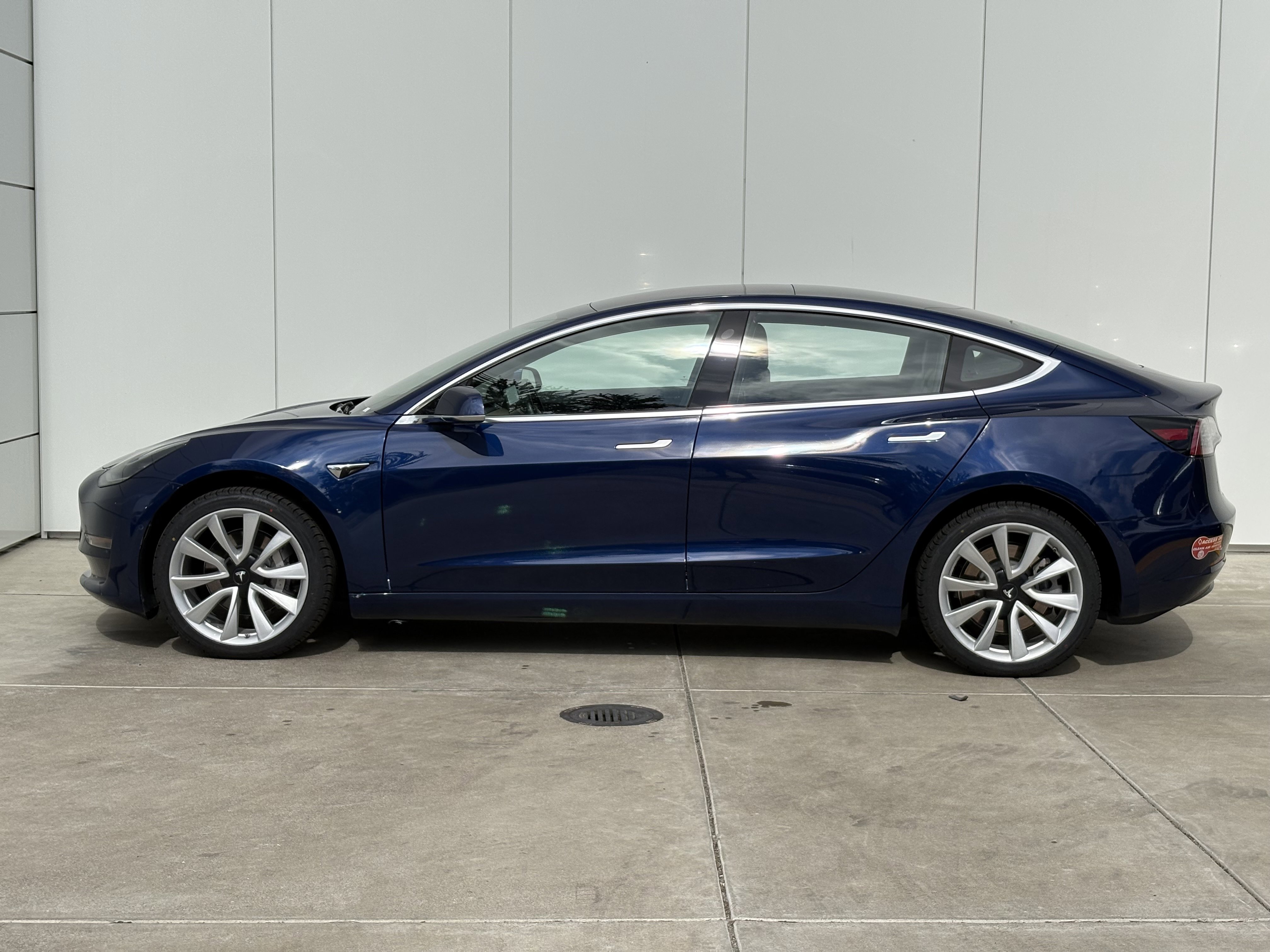 2018 Tesla Model 3 Long Range photo 4