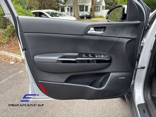 2020 Kia Sportage EX photo 24