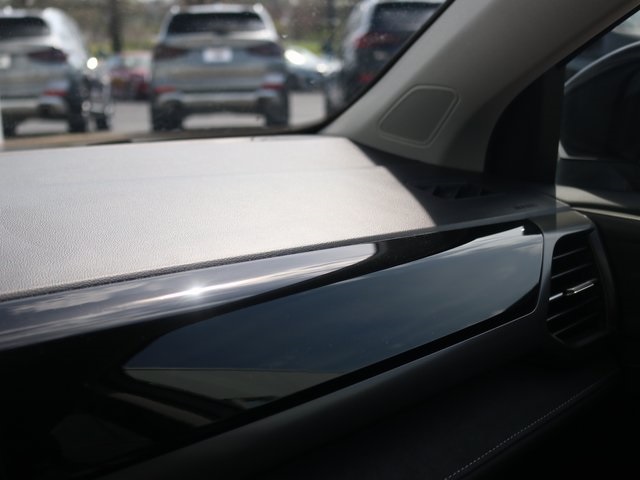 2025 Volkswagen Taos SE photo 21