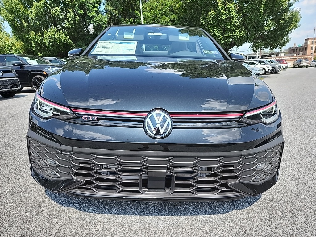 2025 Volkswagen Golf GTI SE photo 2
