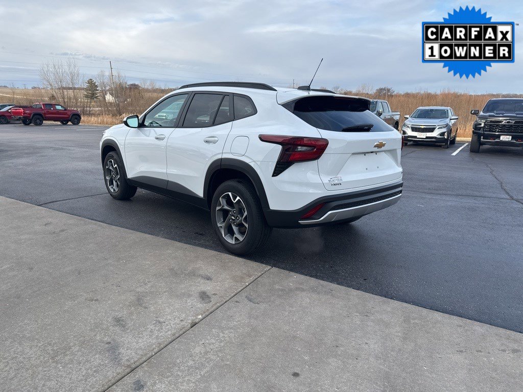 2024 Chevrolet Trax LT photo 5