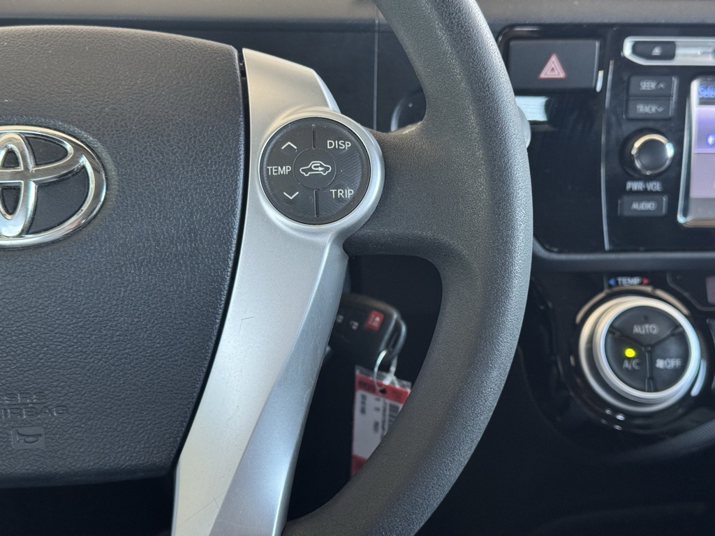 2015 Toyota Prius C One photo 21