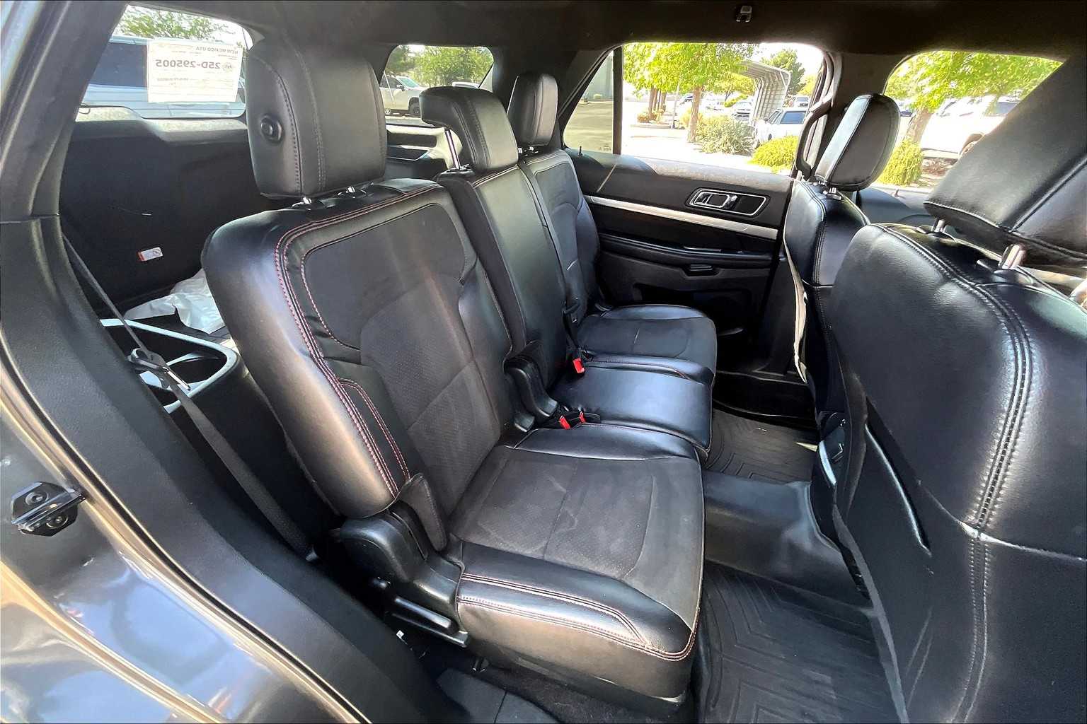 2019 Ford Explorer XLT photo 13