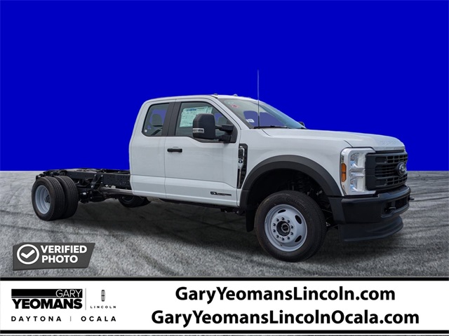 2025 Ford F-450 Super Duty Chassis Cab XL's photo