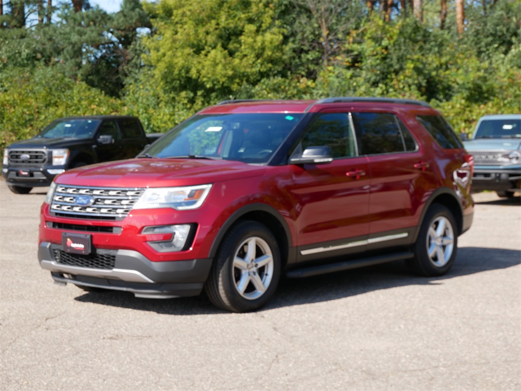 2016 Ford Explorer XLT photo 4