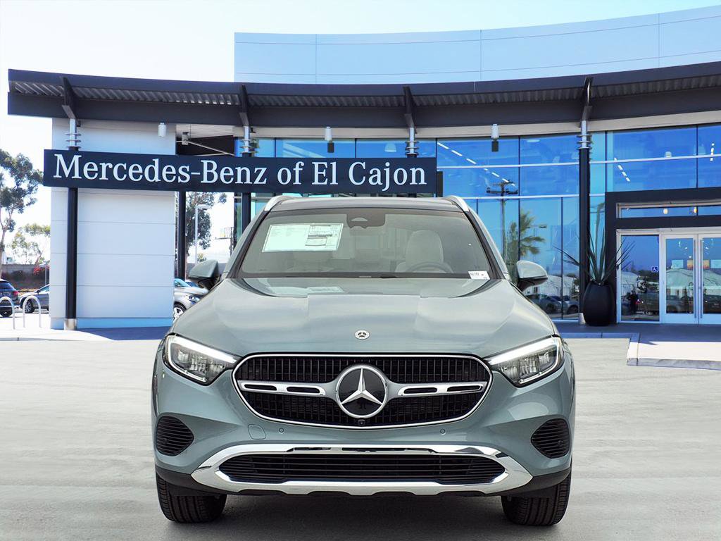 2026 Mercedes Benz GLC 300 photo 2