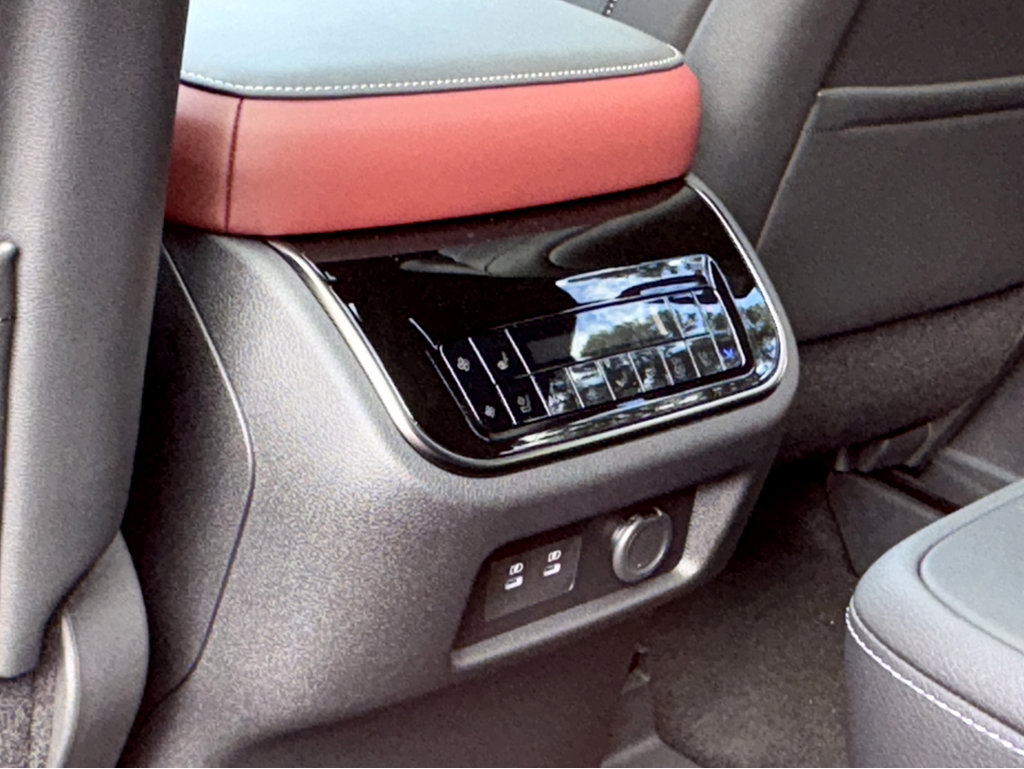 2026 Infiniti QX80 photo 25