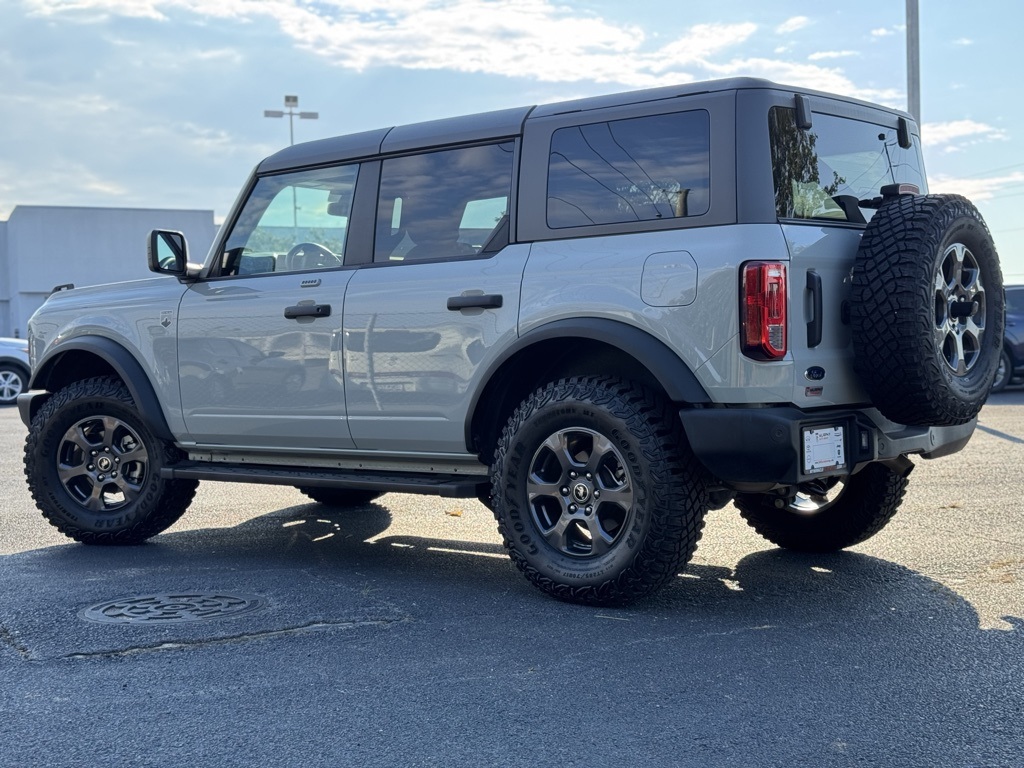 2023 Ford Bronco Big Bend photo 2