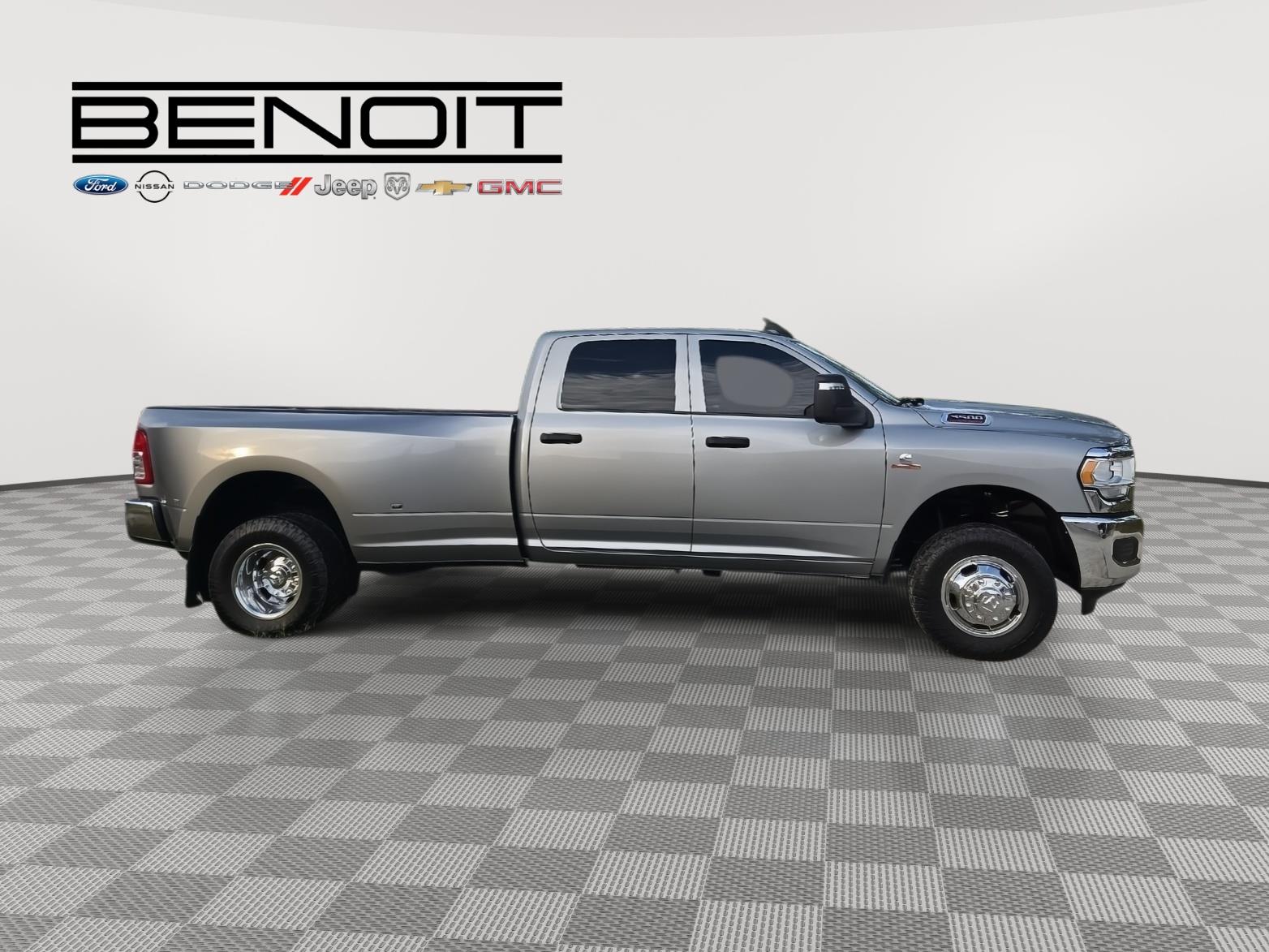 2024 Ram 3500 Tradesman photo 4