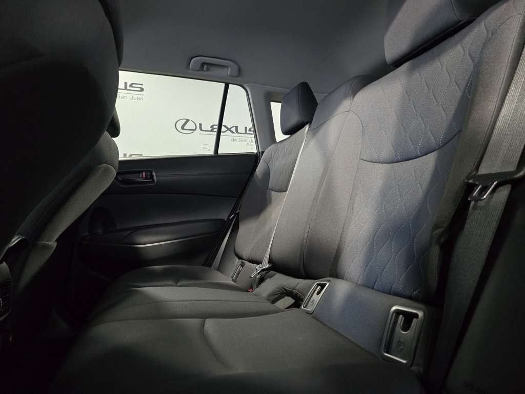 2023 Toyota Corolla Cross LE photo 22