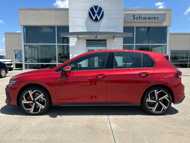 2025 Volkswagen Golf GTI SE's photo