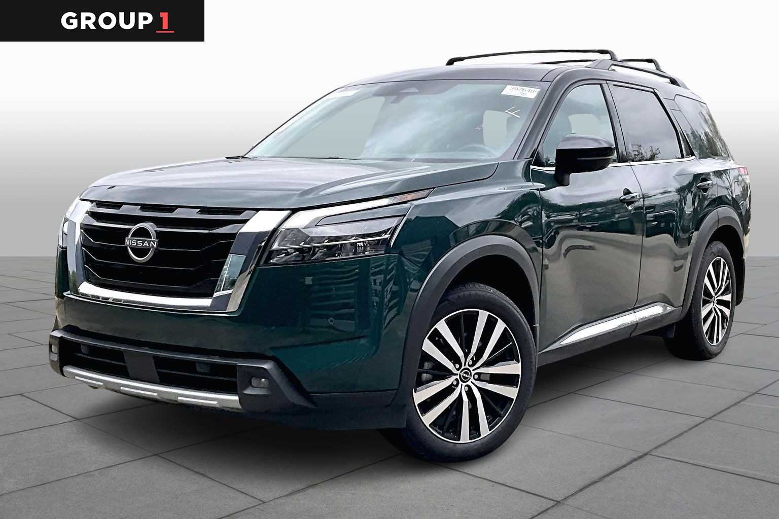 2024 Nissan Pathfinder Platinum's photo