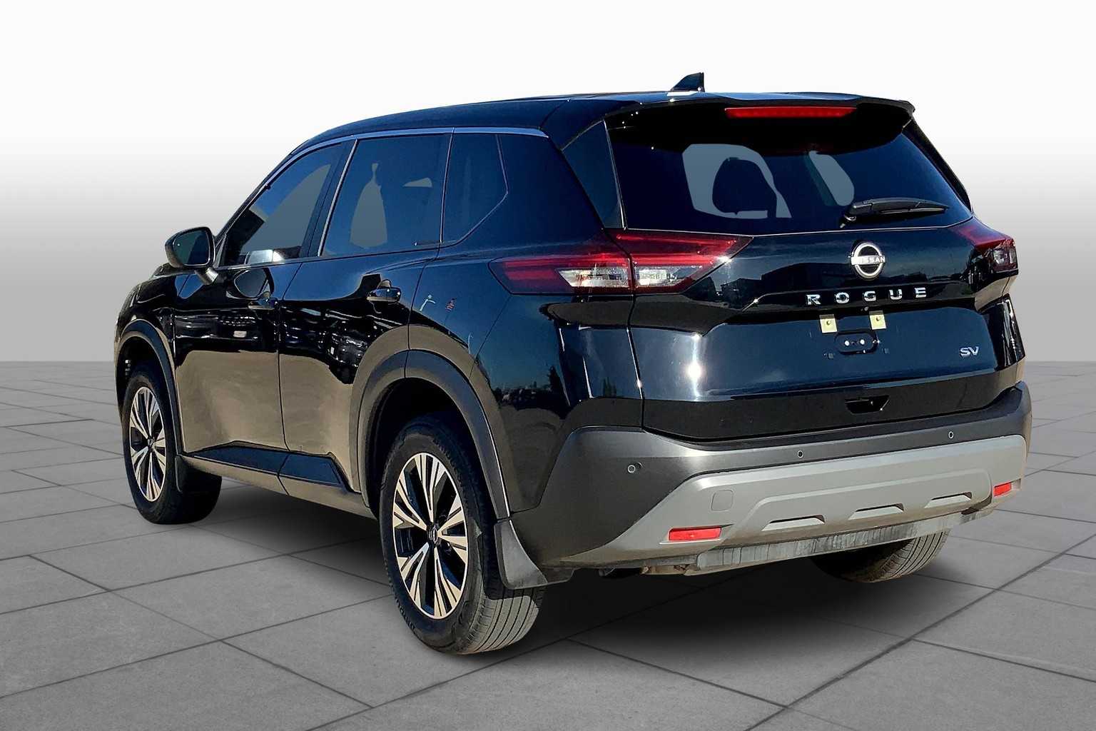 2023 Nissan Rogue SV photo 12
