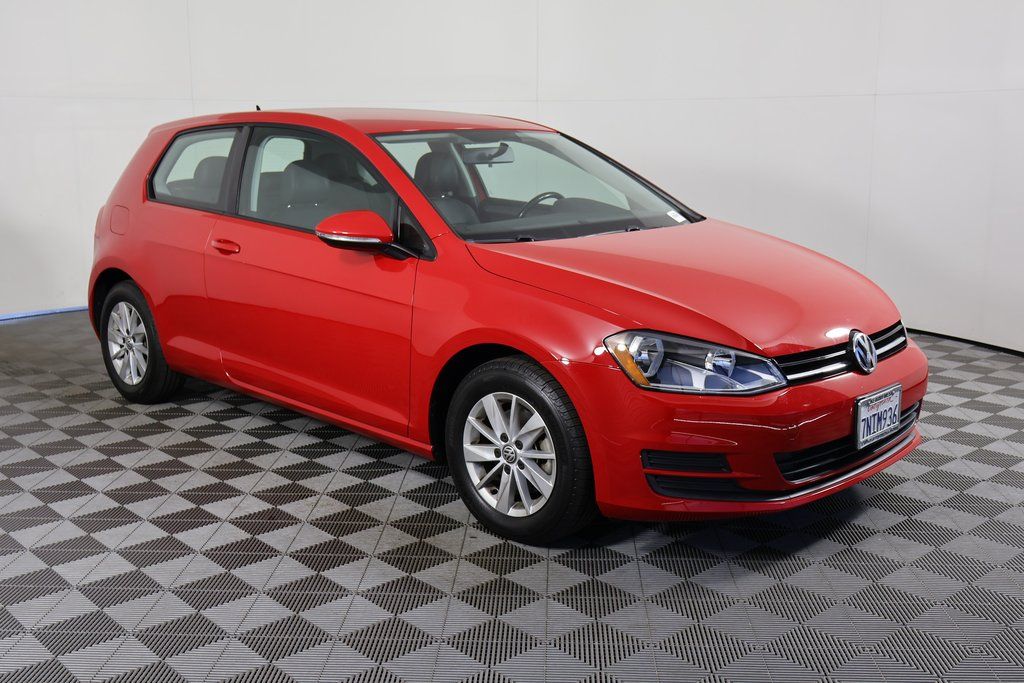 2015 Volkswagen Golf TSI S photo 2