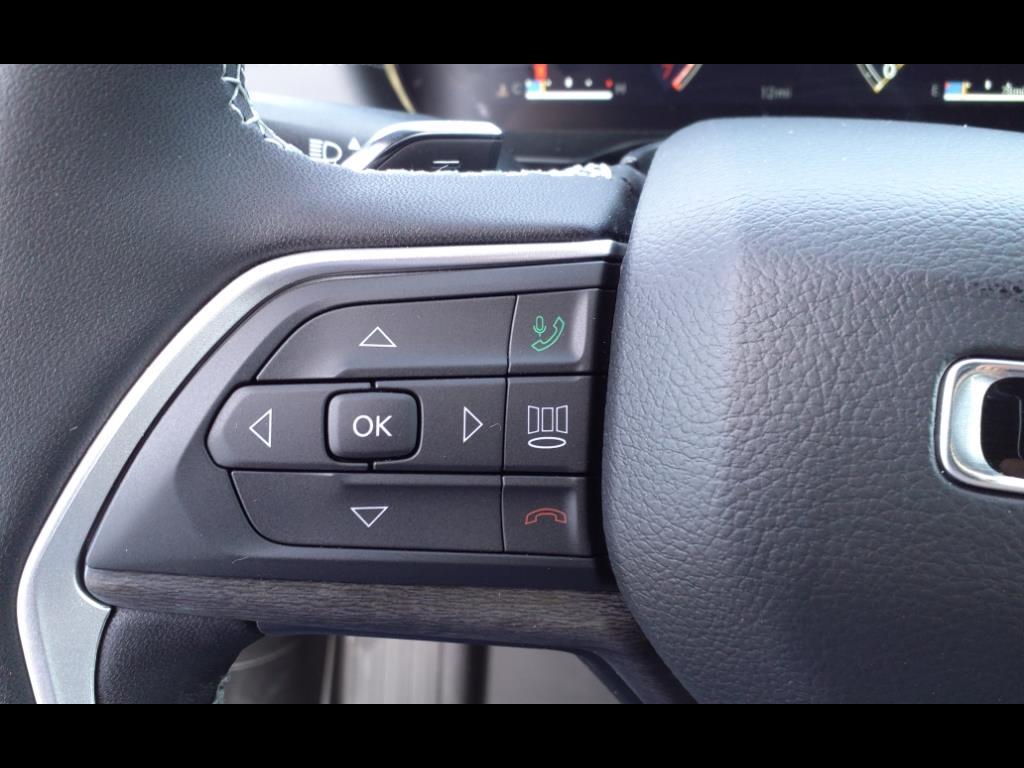 2025 Jeep Grand Cherokee Limited photo 15