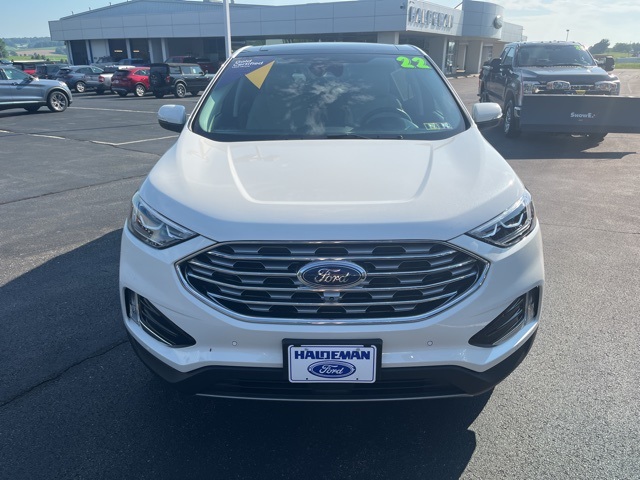 2022 Ford Edge Titanium photo 2