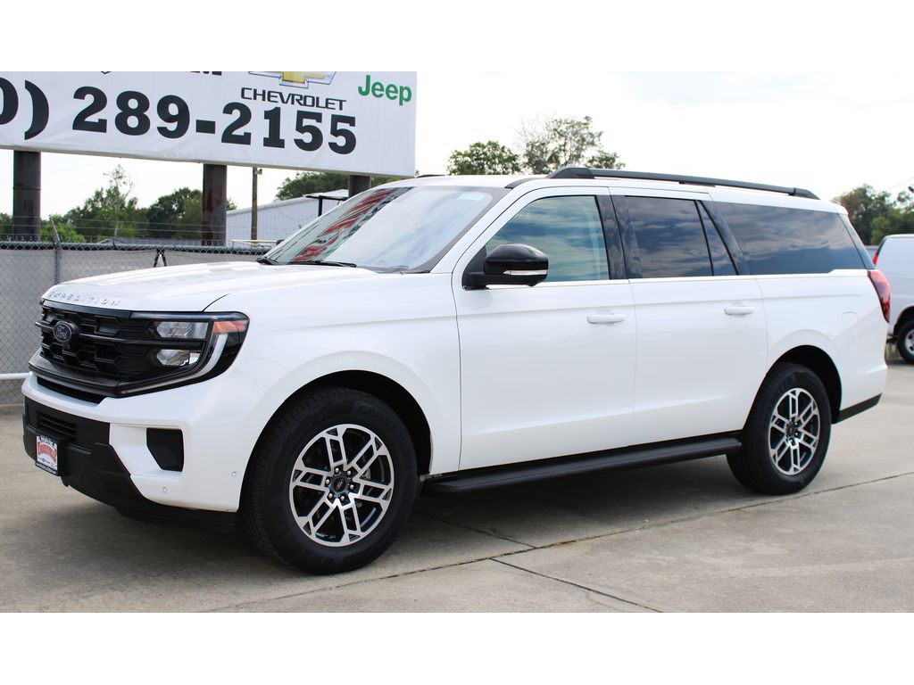 2025 Ford Expedition MAX photo 2