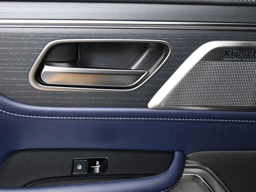 2026 Infiniti QX80 Sensory photo 15