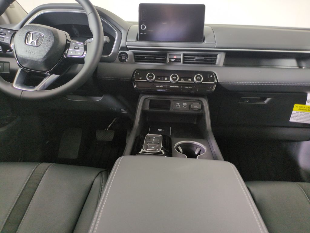 2025 Honda Pilot Touring photo 14