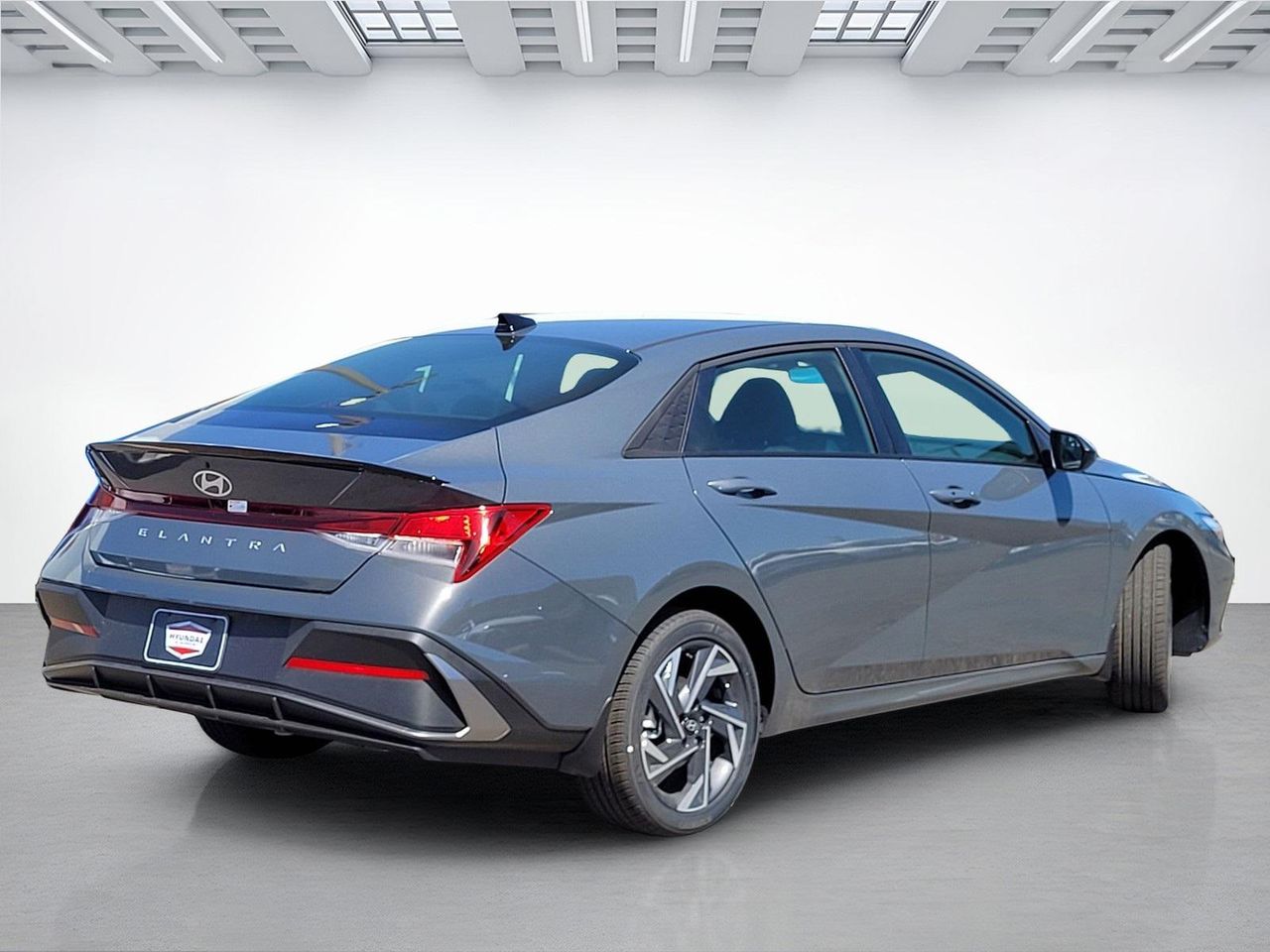 2025 Hyundai Elantra SEL Sport photo 5