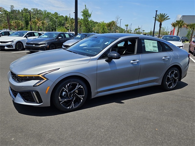 2025 Kia K5 GT-Line photo 2