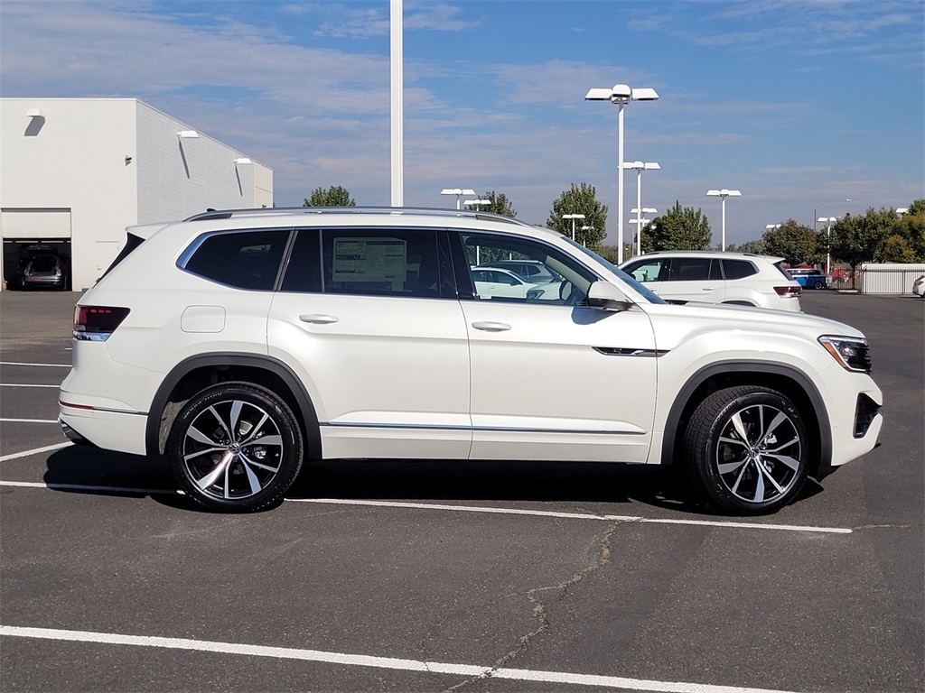 2026 Volkswagen Atlas SEL Premium R-Line photo 4