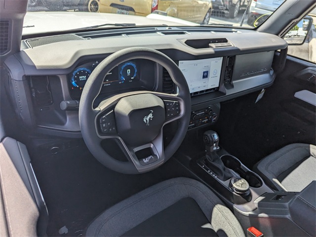 2025 Ford Bronco Base photo 9