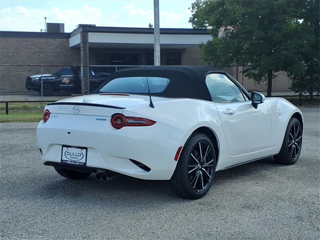 2025 Mazda MX-5 Miata Miata Grand Touring photo 3