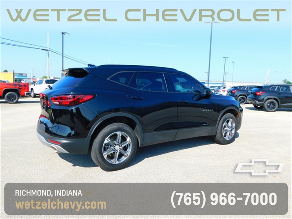 2023 Chevrolet Blazer 2LT photo 3