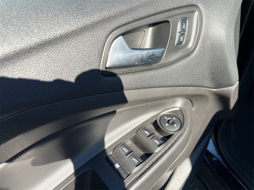 2018 Ford Escape SEL photo 11