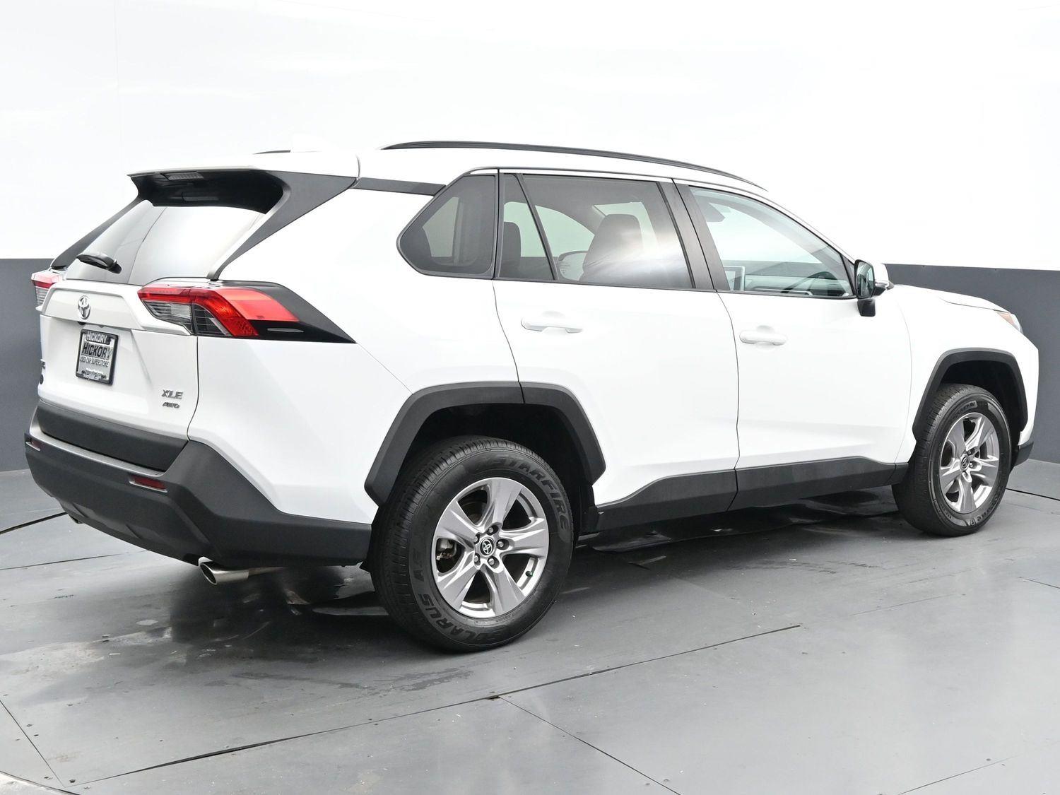 2023 Toyota RAV4 XLE photo 7