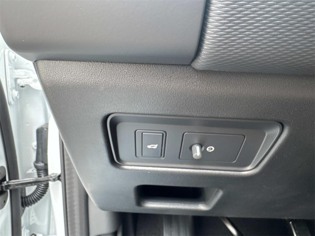 2025 Land Rover Discovery SE photo 33