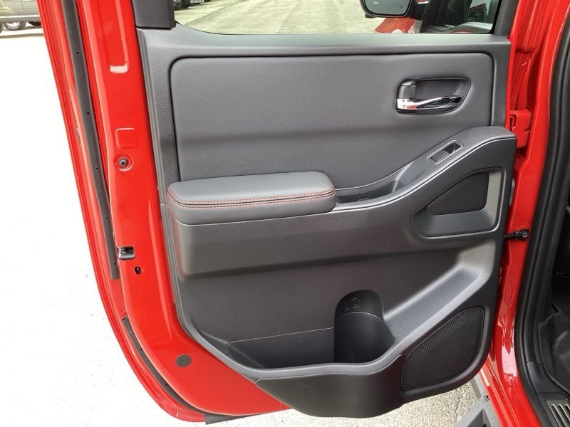 2024 Nissan Frontier PRO-4X Crew Cab photo 12