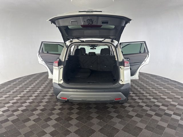 2023 Nissan Rogue SV photo 11