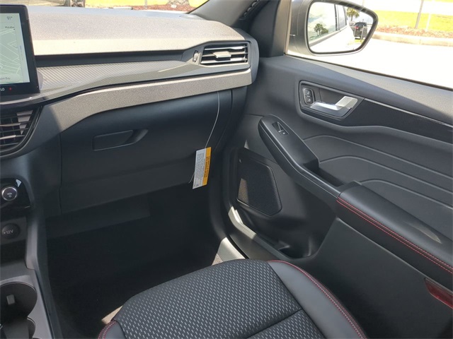 2025 Ford Escape ST-Line photo 13