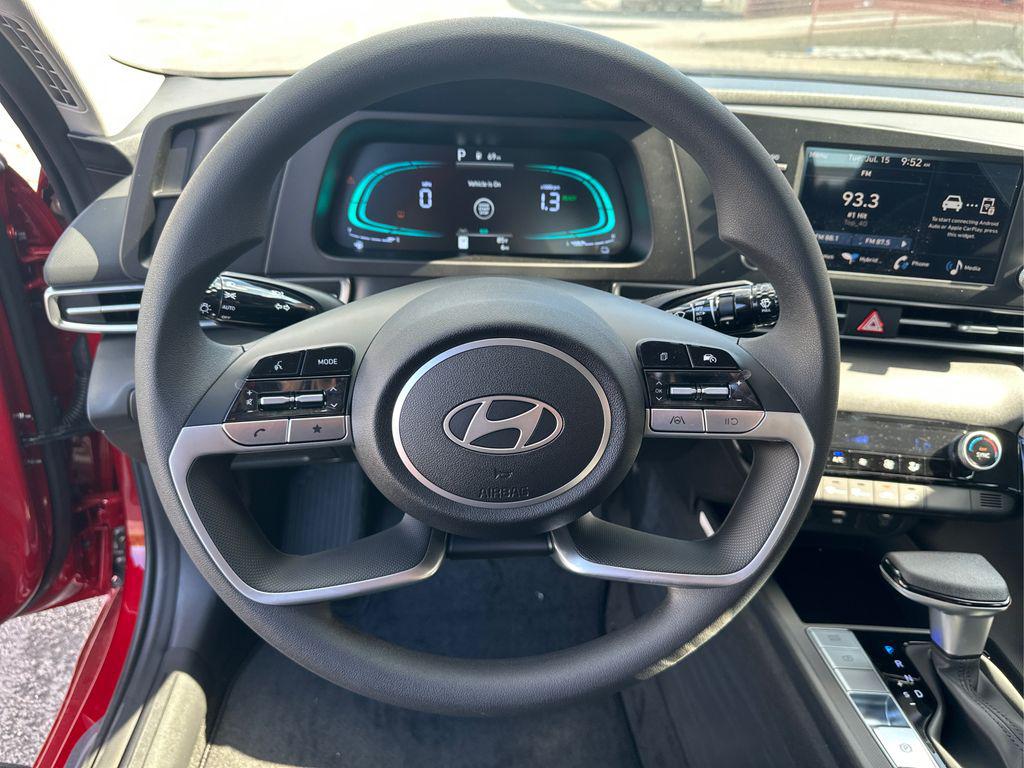 2025 Hyundai Elantra Hybrid photo 16