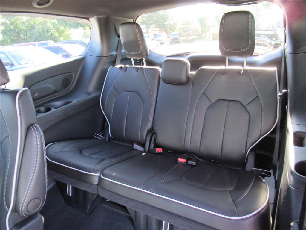 2026 Chrysler Pacifica Limited photo 30