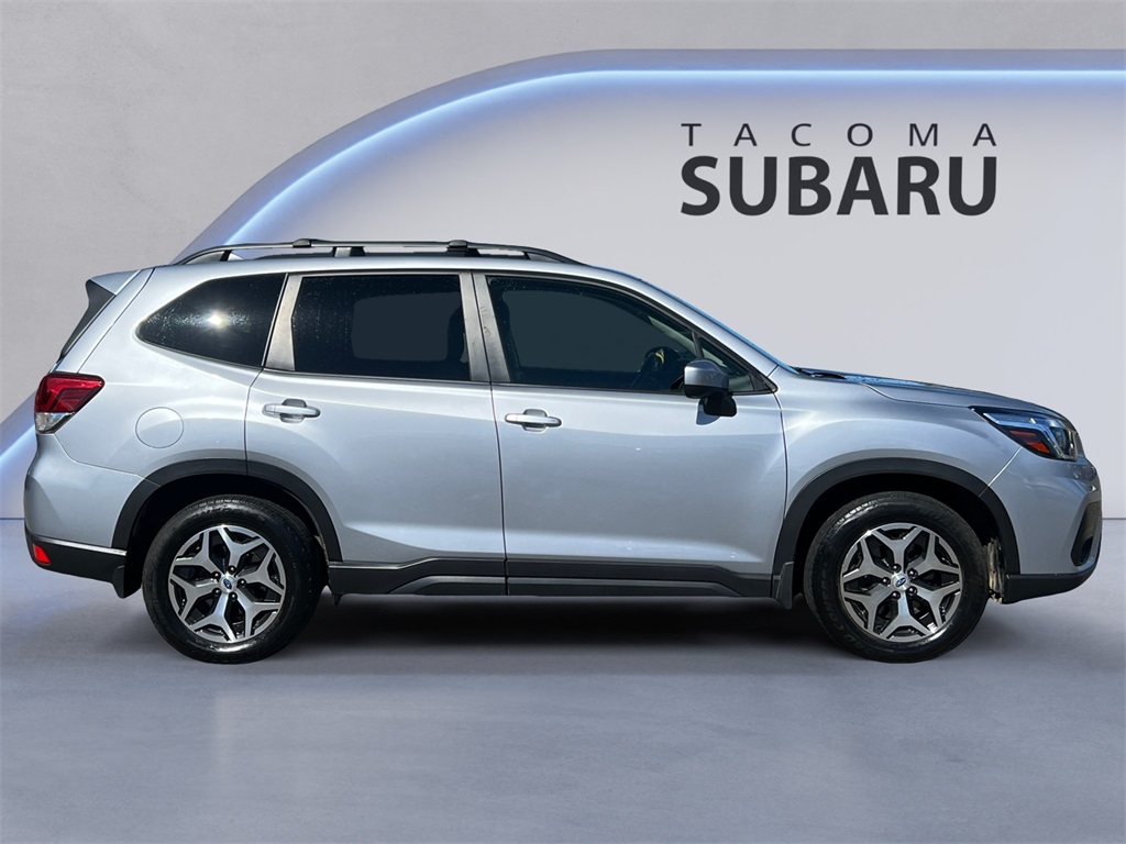 2020 Subaru Forester Premium photo 5
