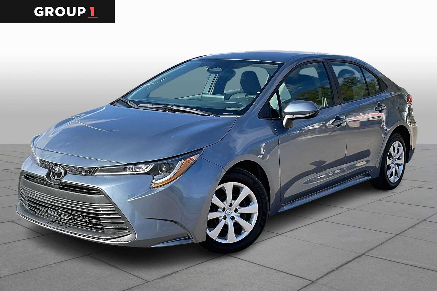 2024 Toyota Corolla LE's photo