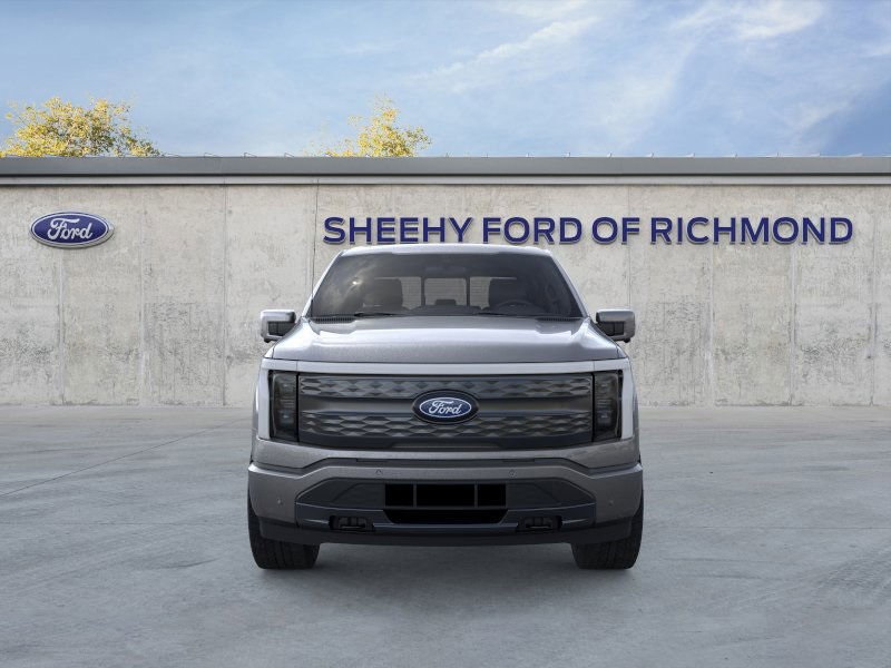 2025 Ford F-150 Lightning Lariat photo 5