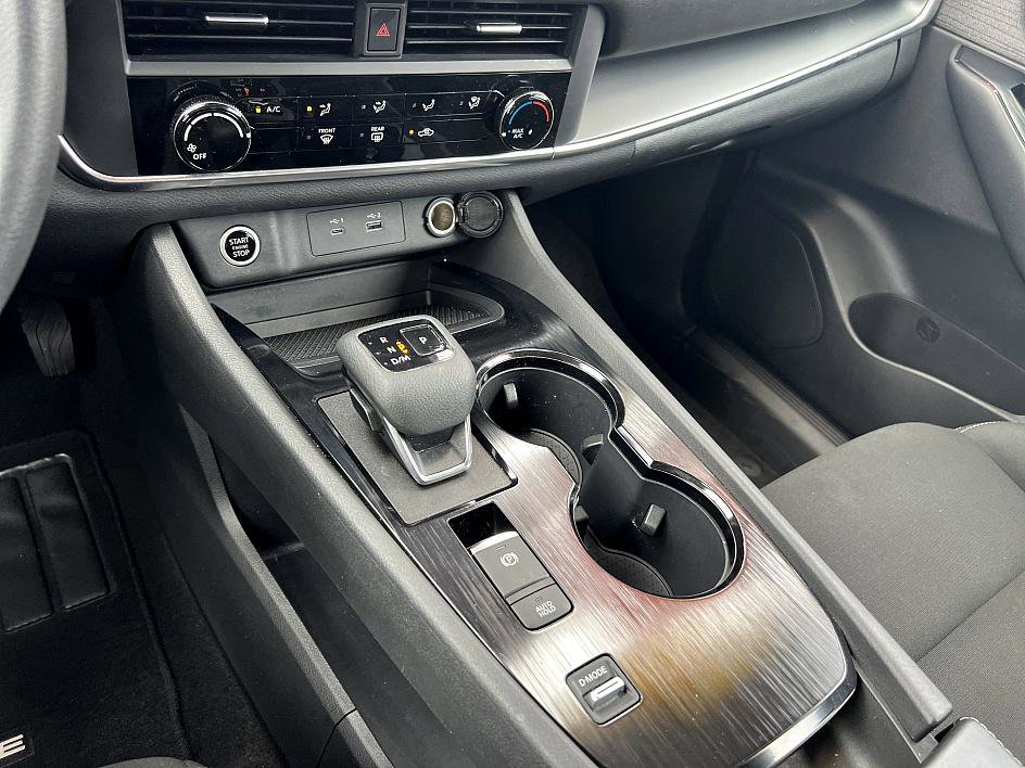 2023 Nissan Rogue S photo 23