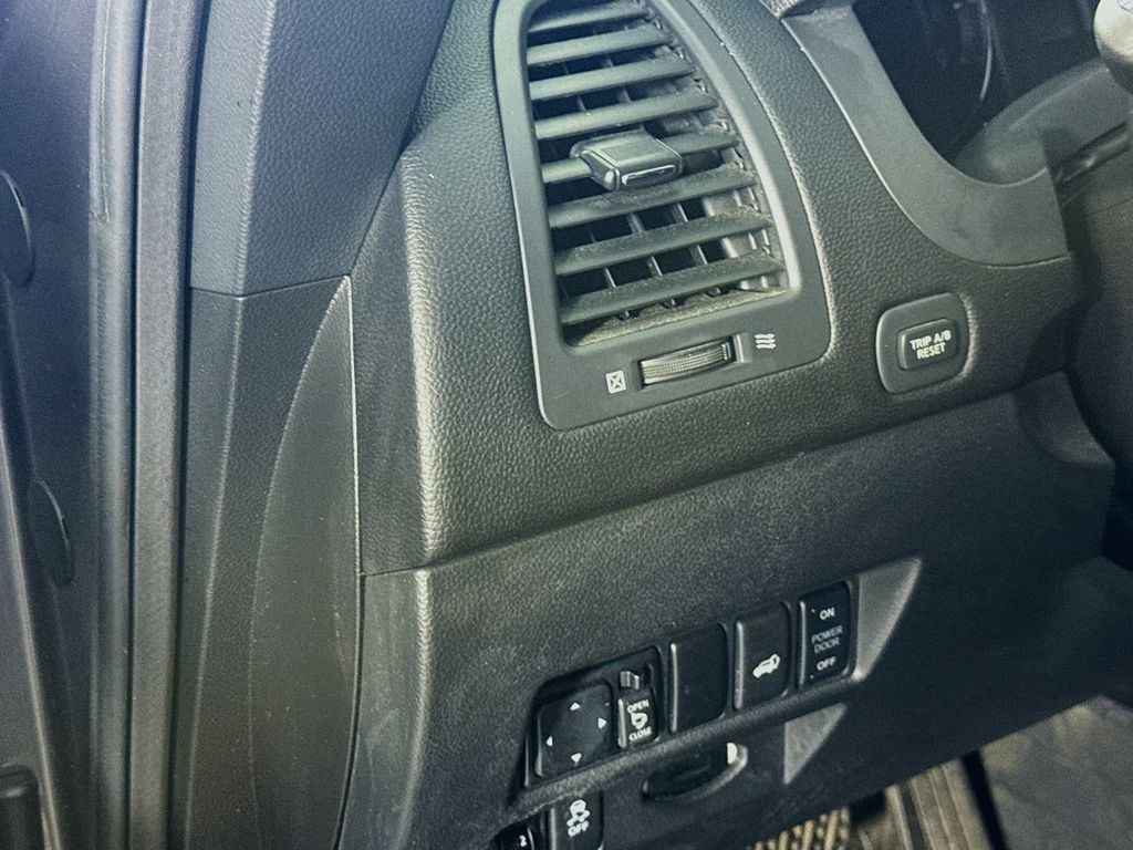 2016 Infiniti QX70 photo 10