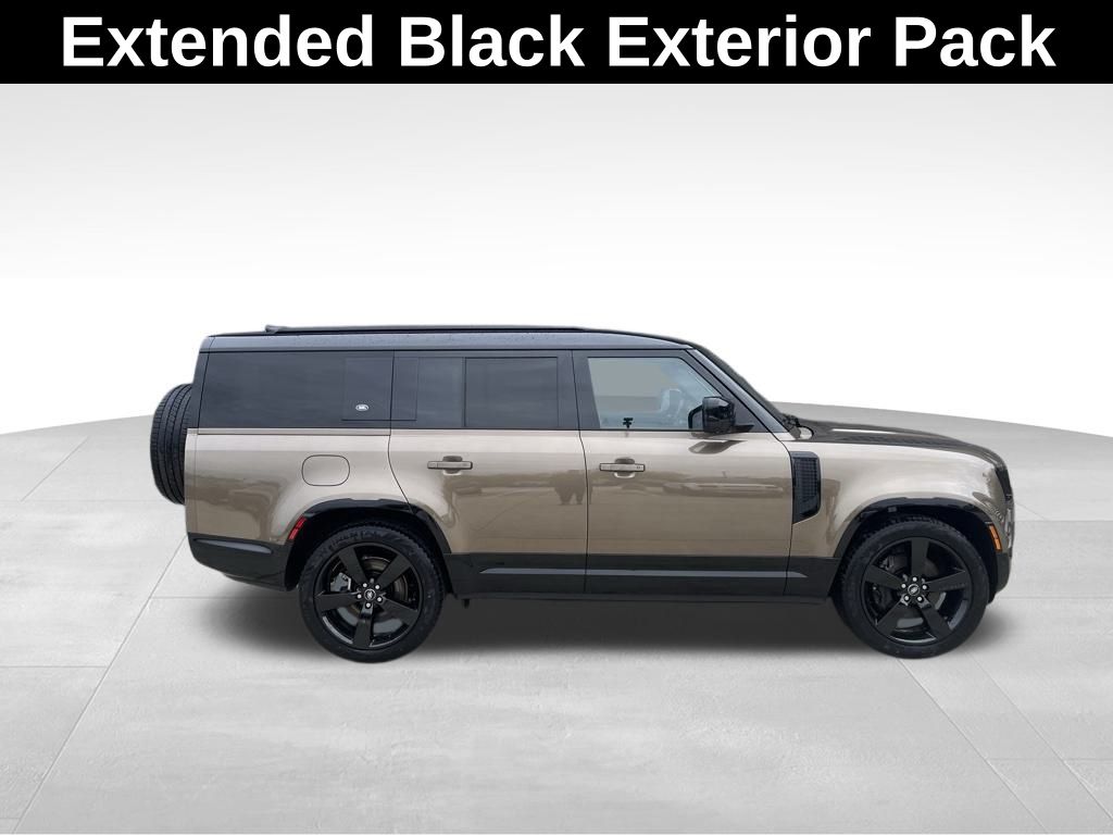 2024 Land Rover Defender 130 X-Dynamic SE photo 5