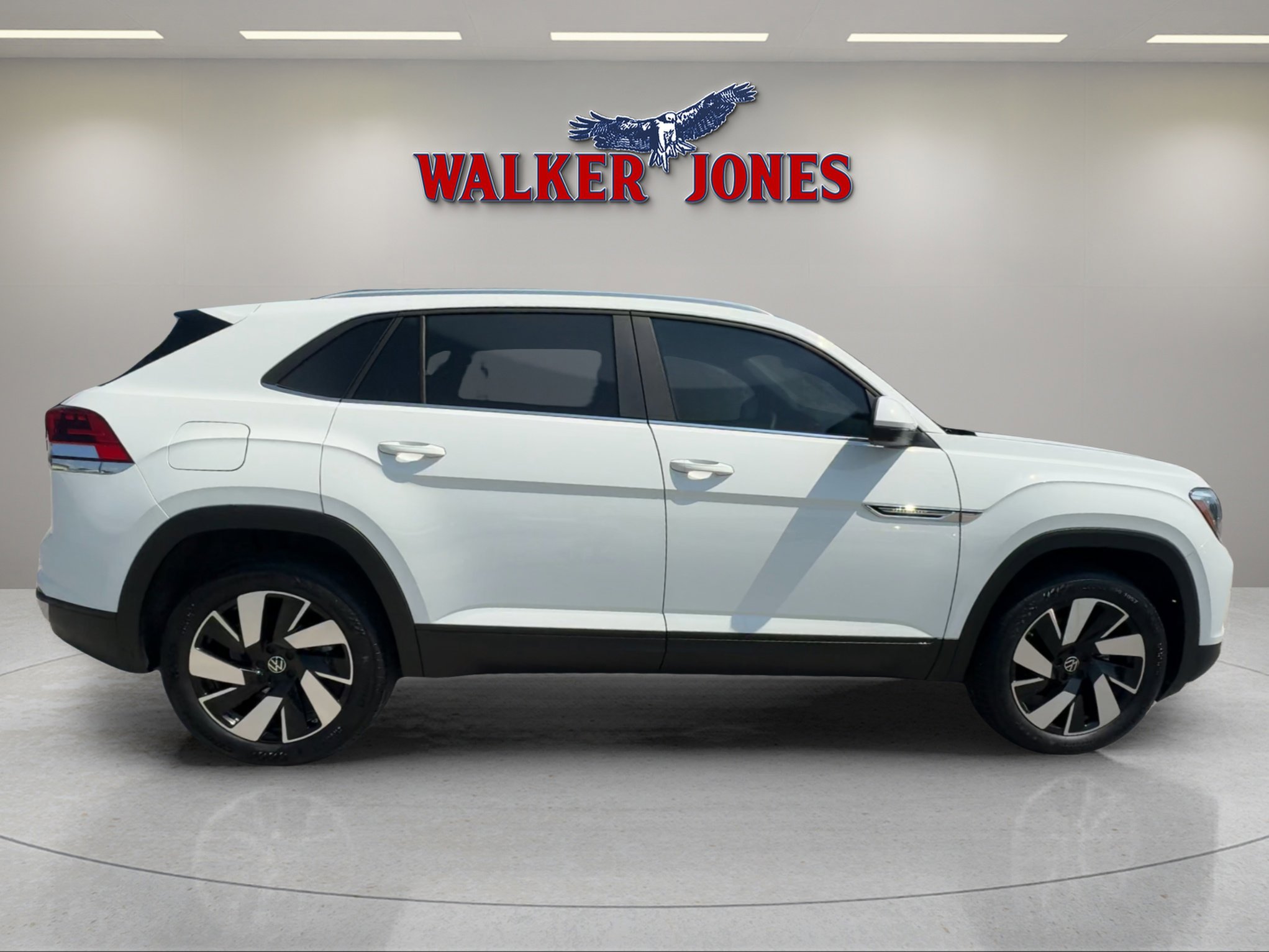 2024 Volkswagen Atlas Cross Sport SE Technology photo 2