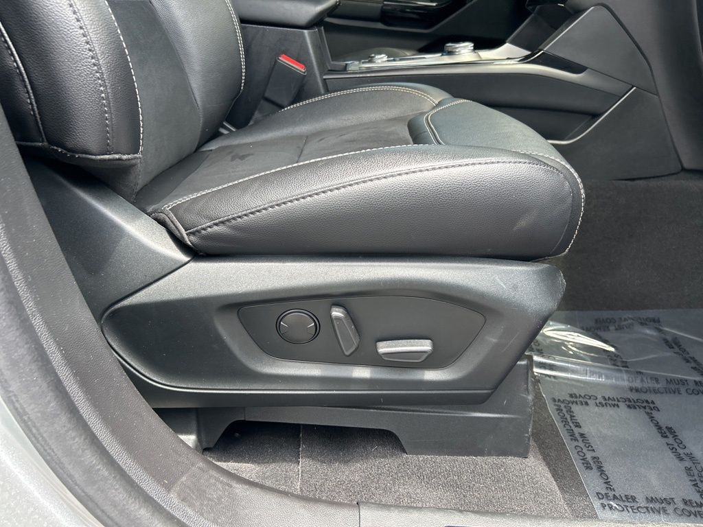 2023 Ford Explorer ST photo 37